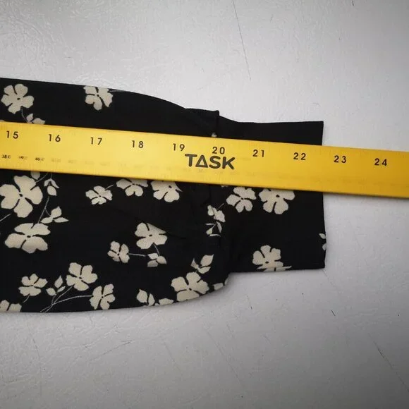 NWT Jules & Leopold Ladies Size Medium Black & Cream Flower Pattern Blouse - Picture 9 of 10